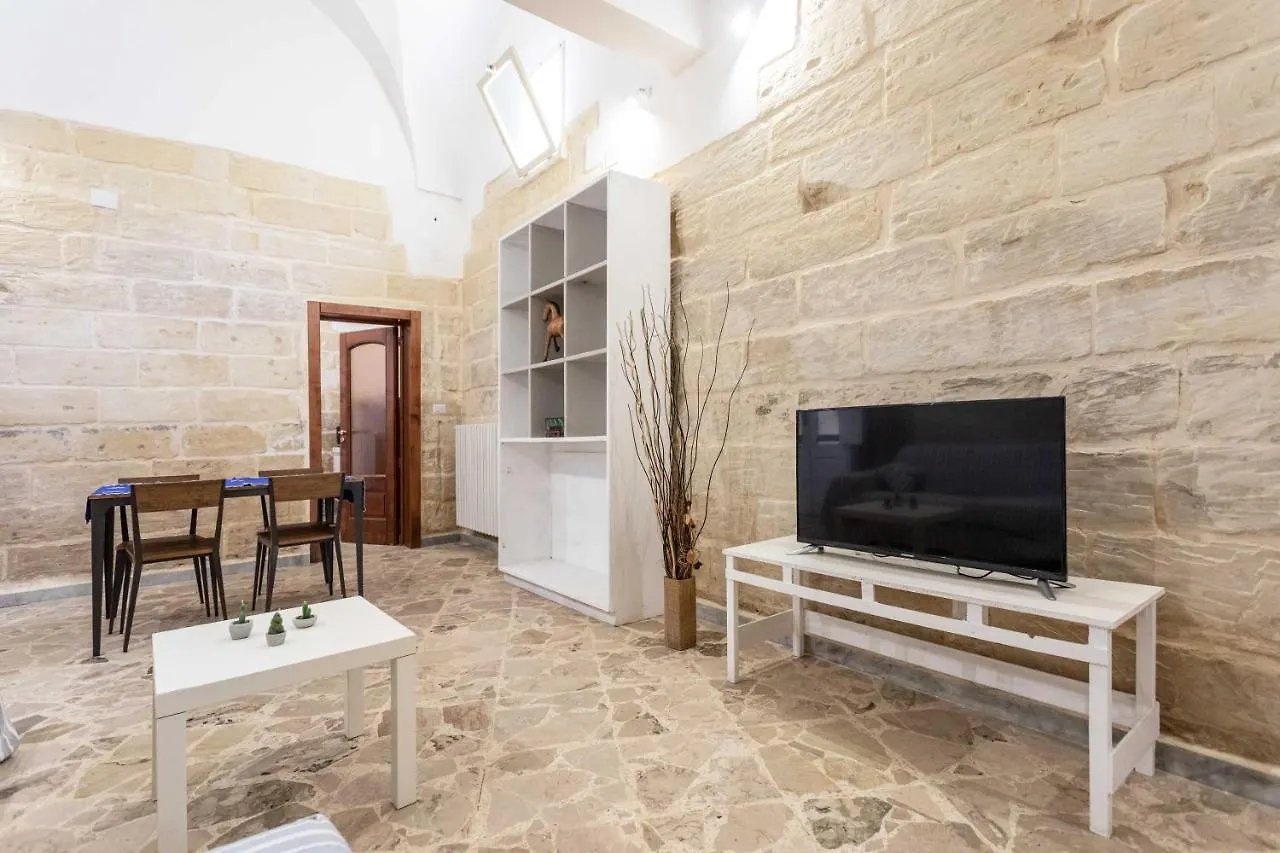 Dimora Dei Peruzzi Apartment Lecce Italy