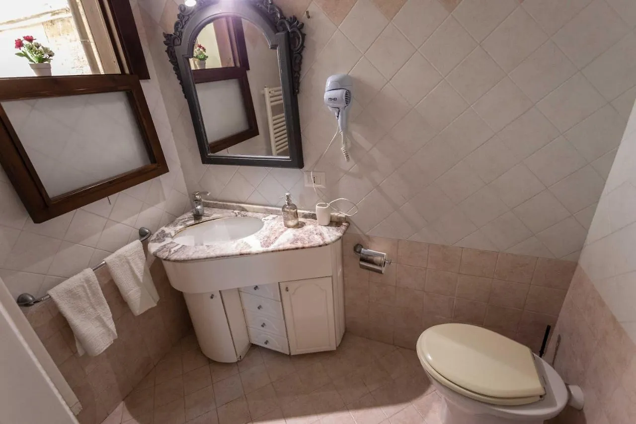 Dimora Dei Peruzzi Apartment Lecce 0*,