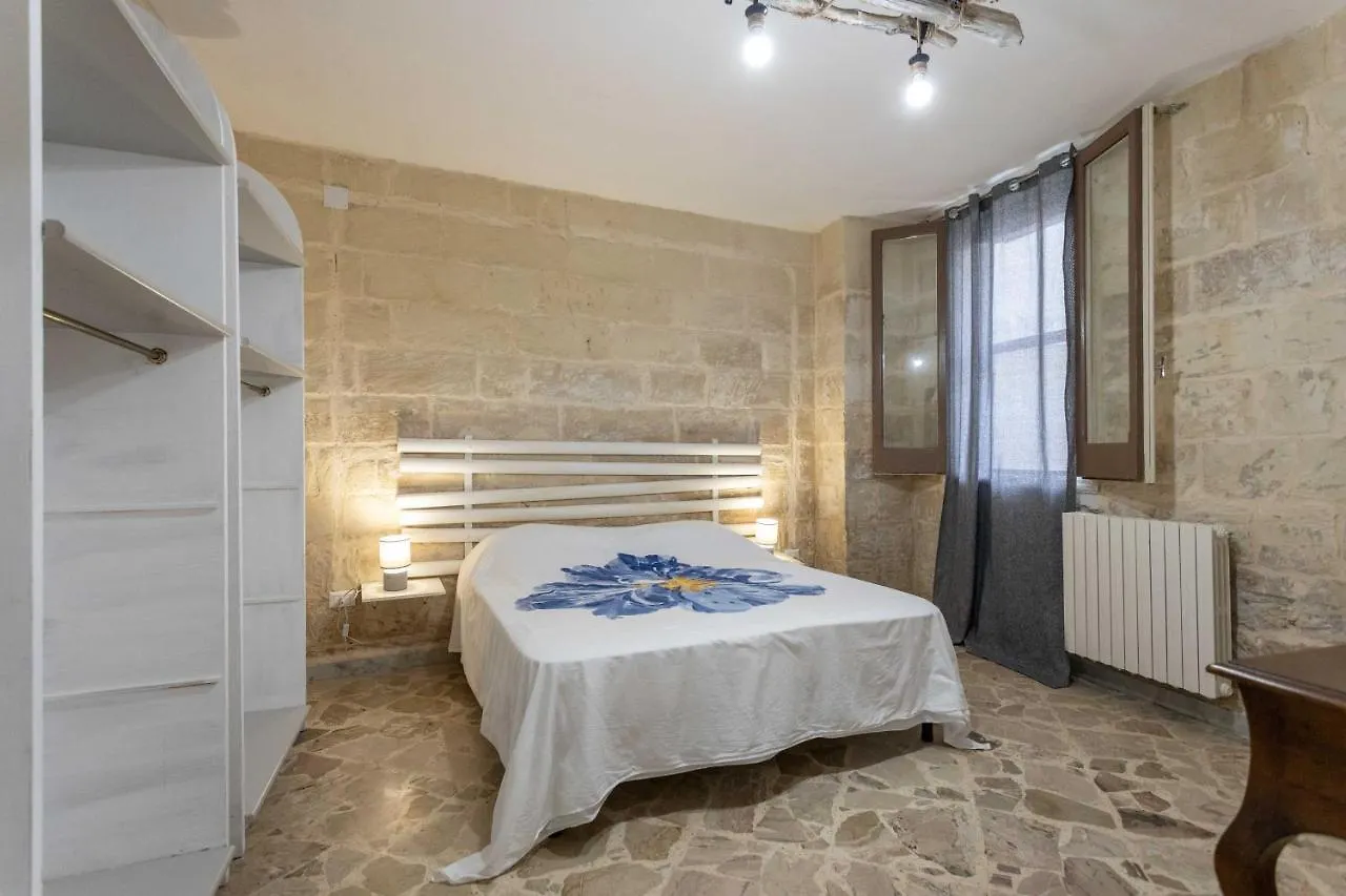 Dimora Dei Peruzzi Apartment Lecce 0*,  Italy